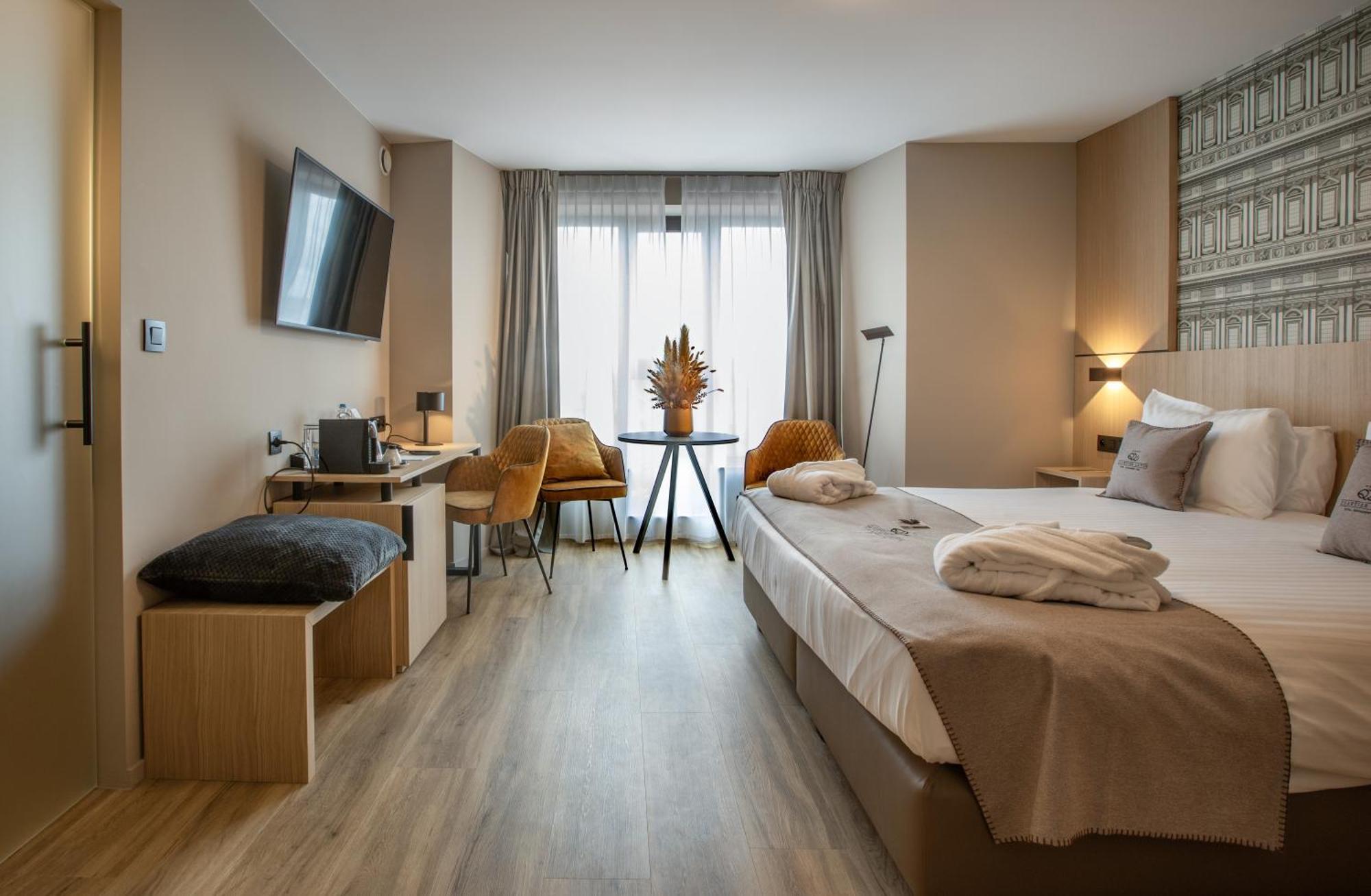 Hotel Quartier Latin Marche-en-Famenne Esterno foto
