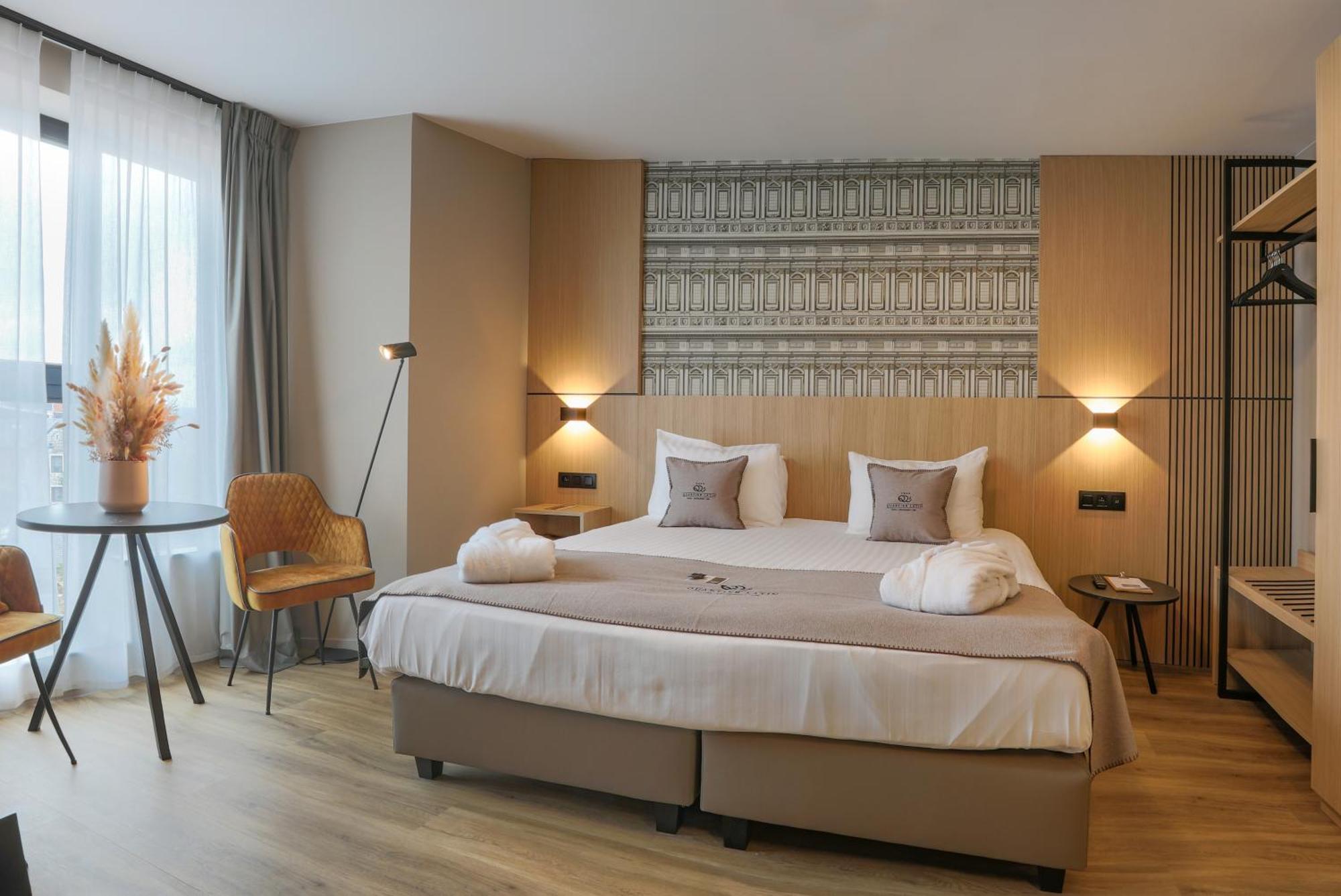 Hotel Quartier Latin Marche-en-Famenne Esterno foto