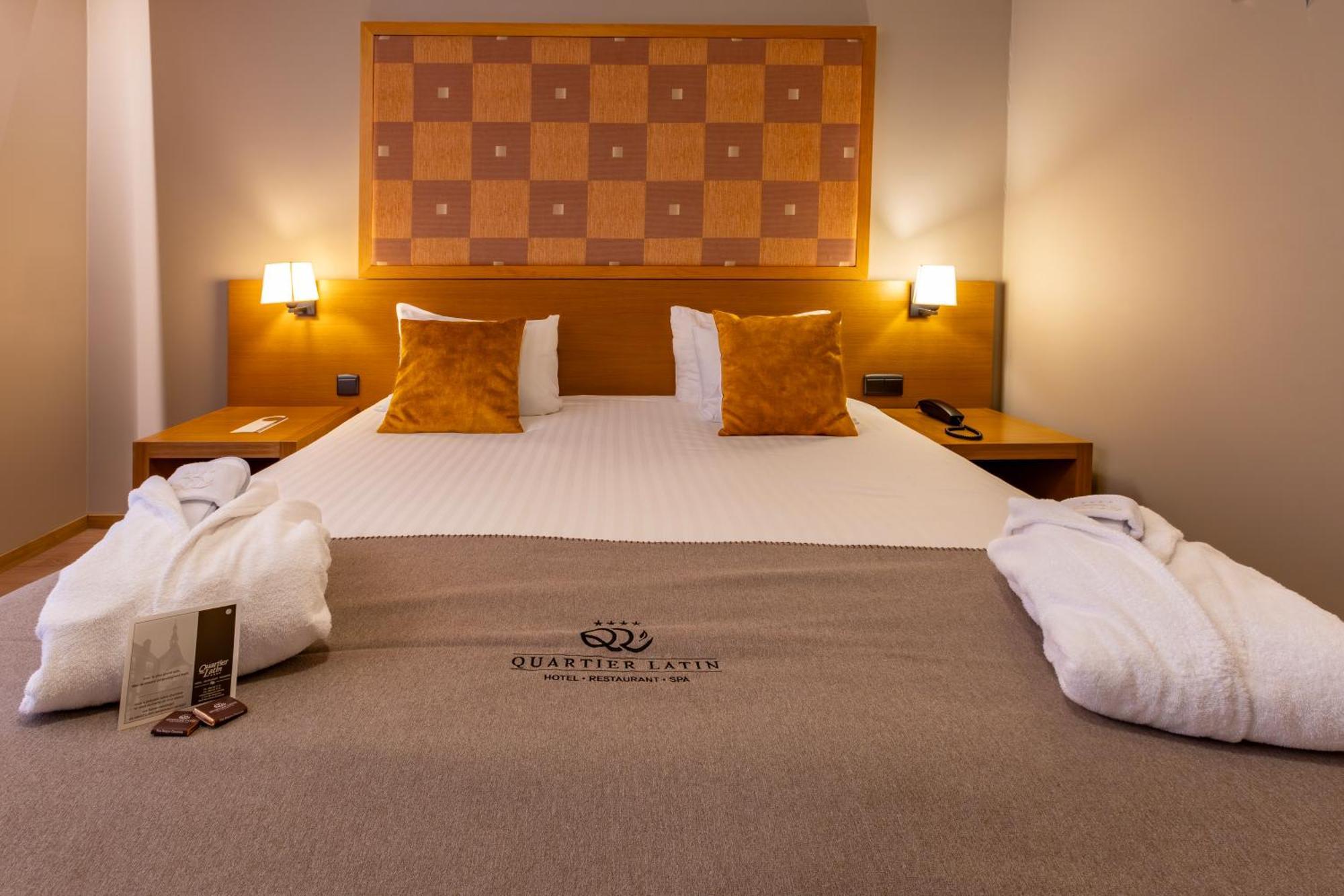 Hotel Quartier Latin Marche-en-Famenne Esterno foto